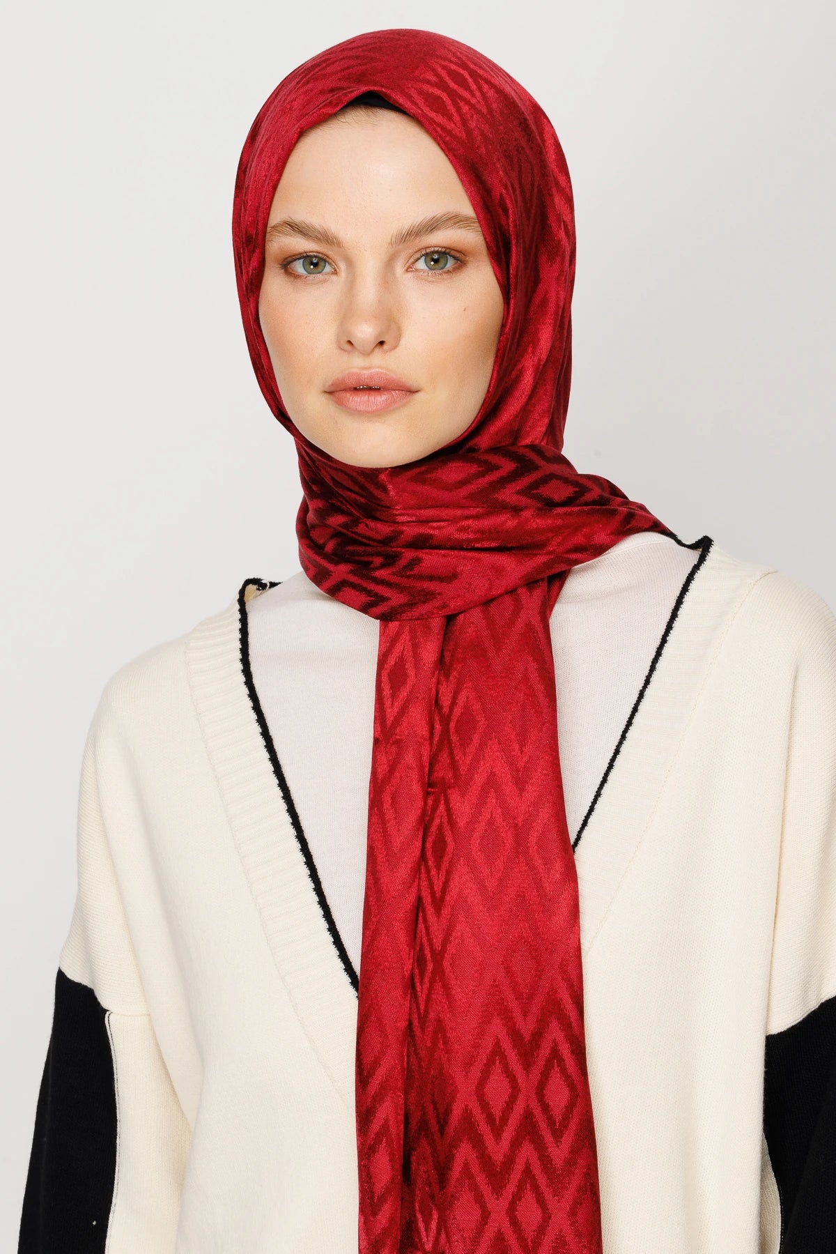 Tile Pattern Shiny Jacquard Shawl - Cherry Rot