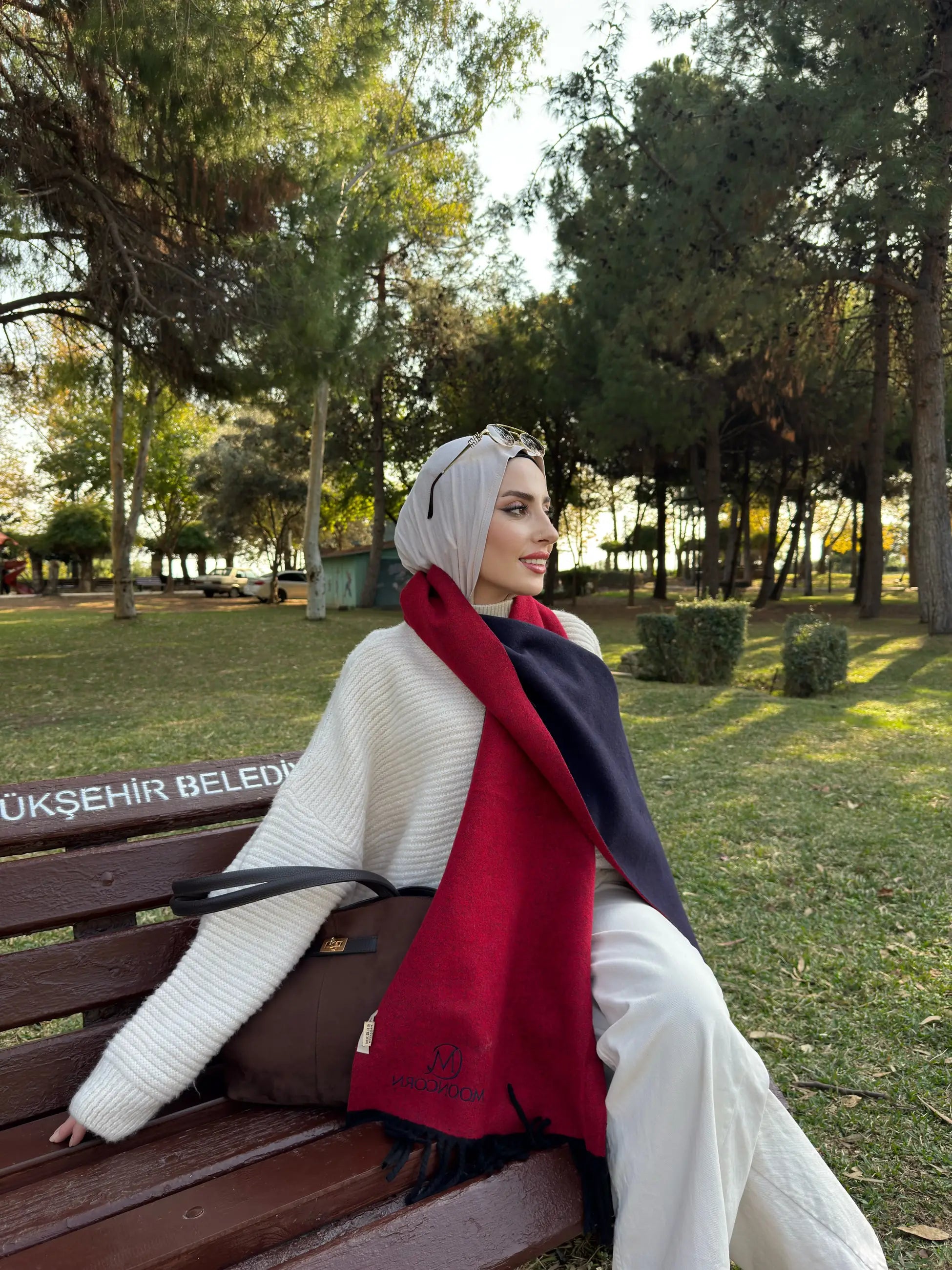 Double-Sided Wool Scarf - Navy Red