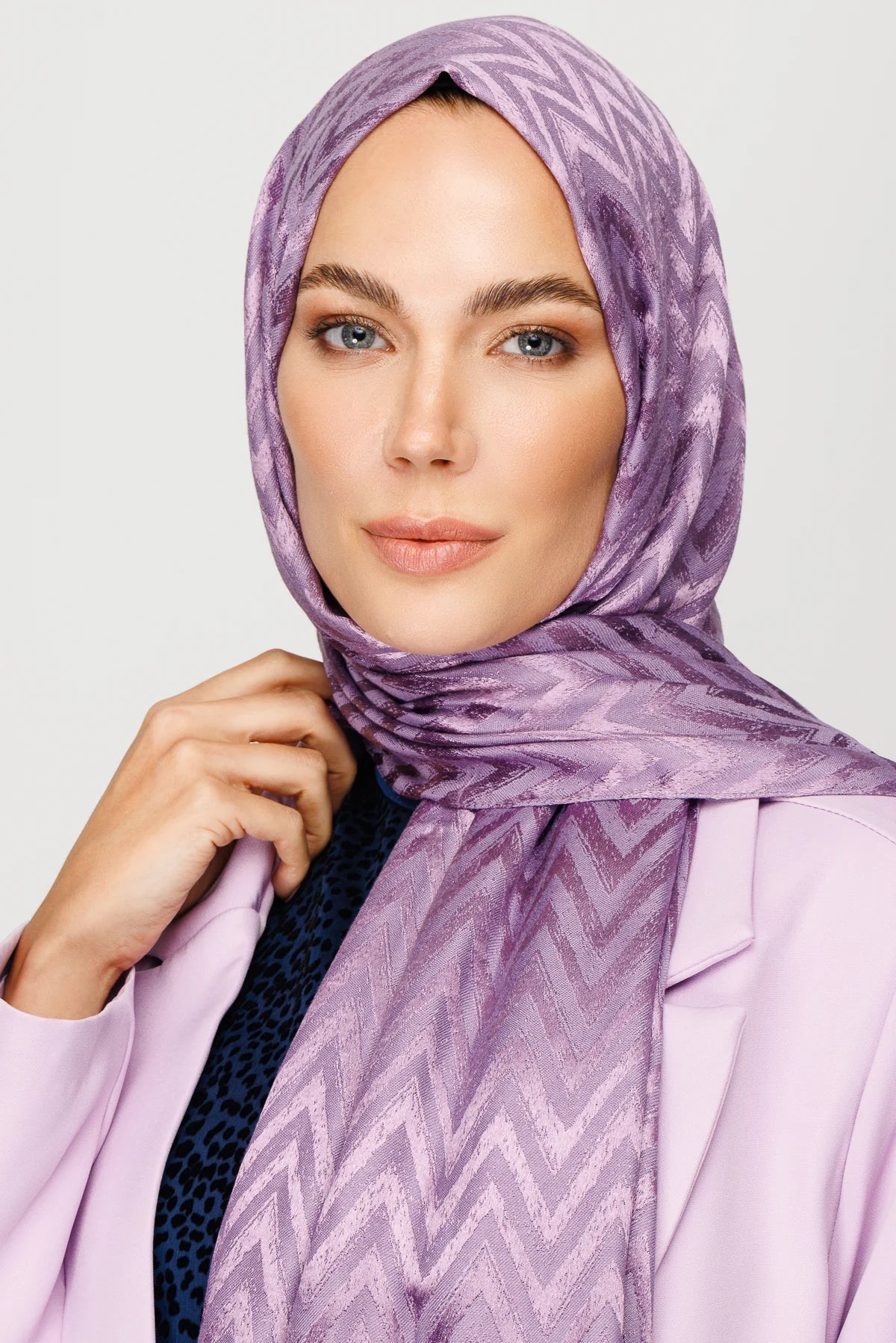 Zikzak Desen Parlak Jakar Şal