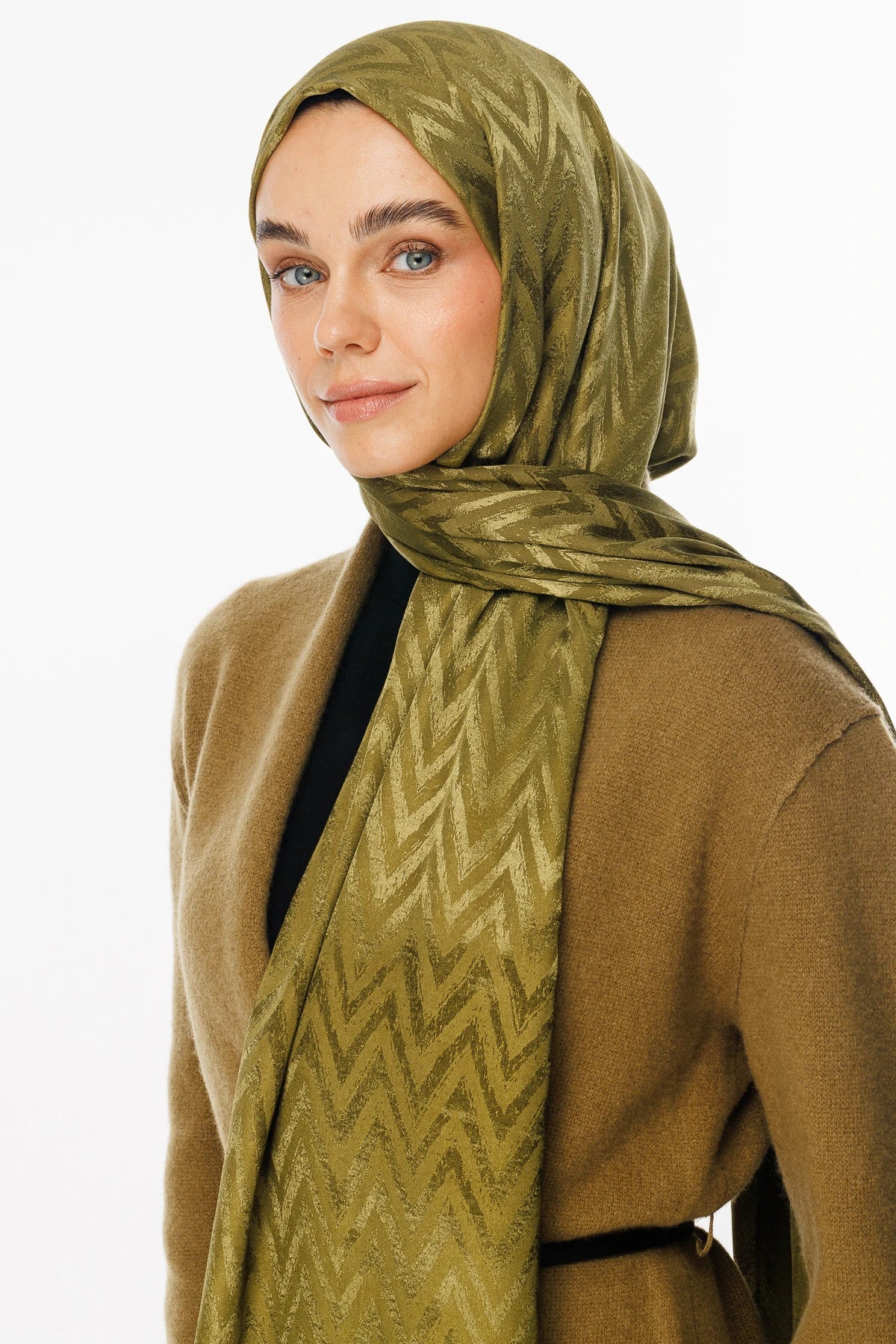 Zigzag Pattern Shiny Jacquard Scarf - Soft Green