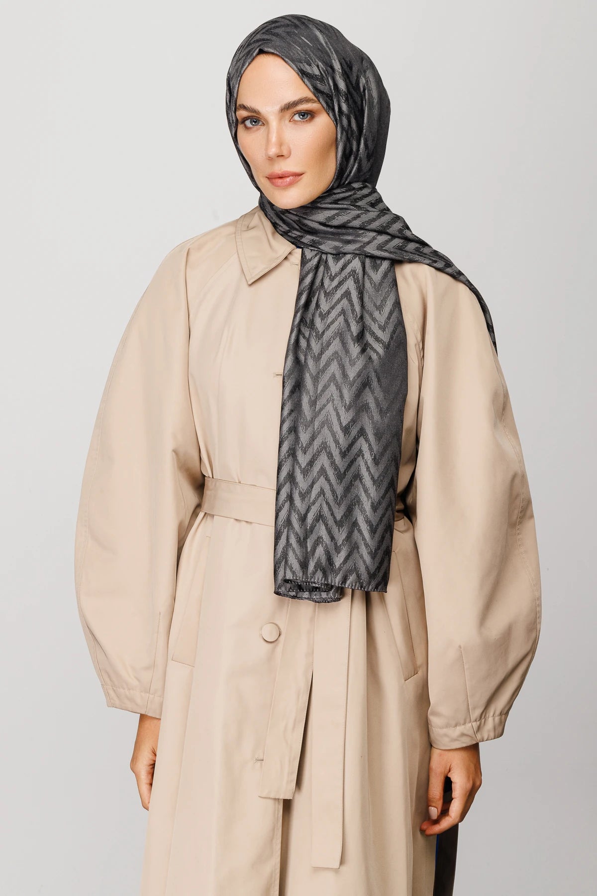 Zigzag Pattern Shiny Jacquard Scarf - Smoked