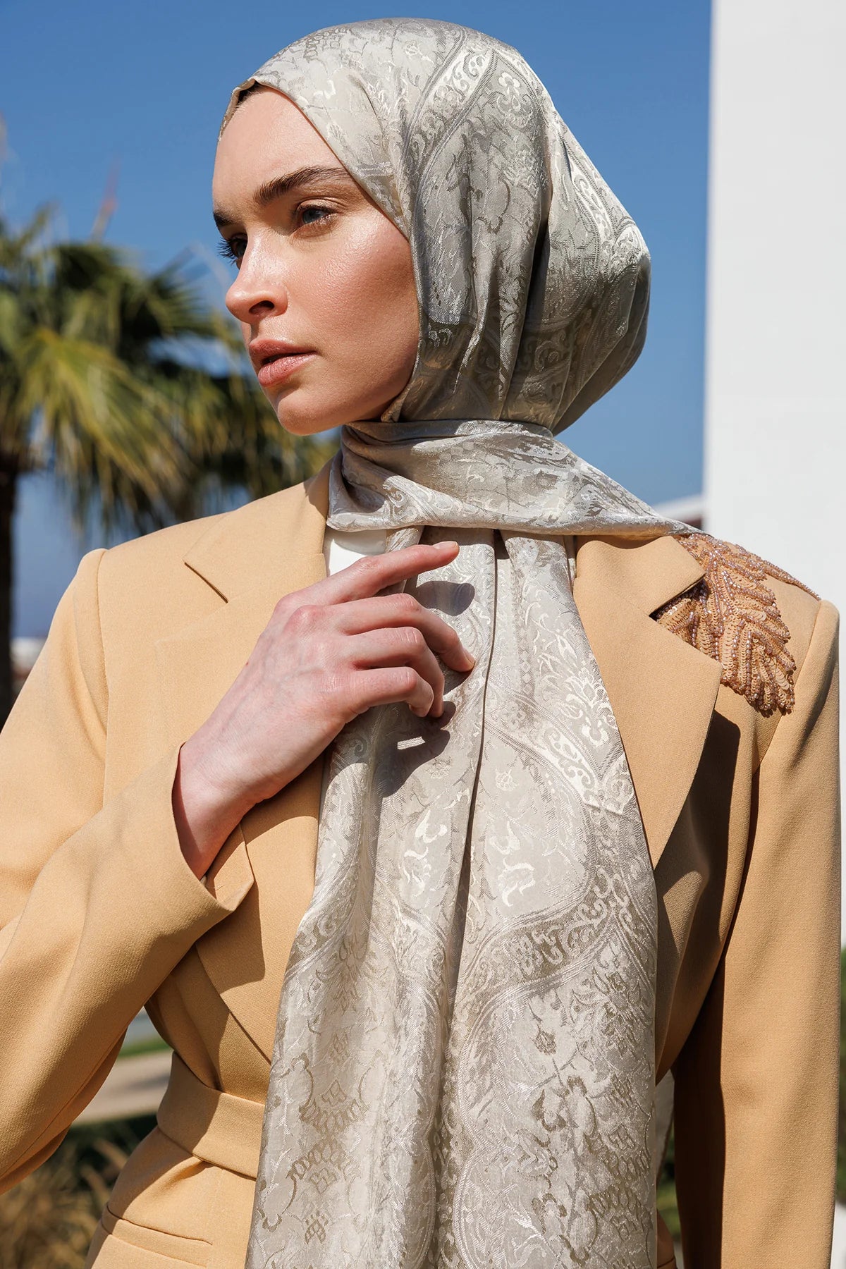 Soler Pattern Shine Line Scarf - Mink-Crescent