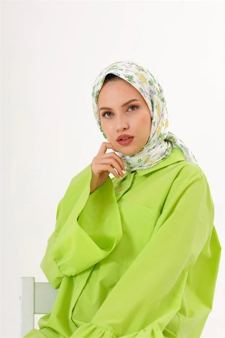 Hanging Pattern Pleated Scarf - Green