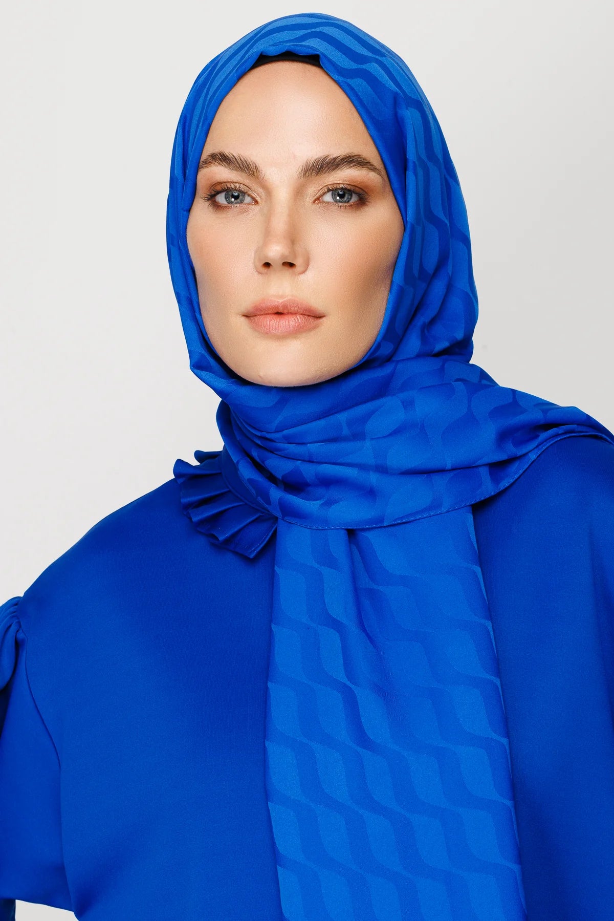 Wave Pattern Silky Jacquard Scarf - Saks Blue