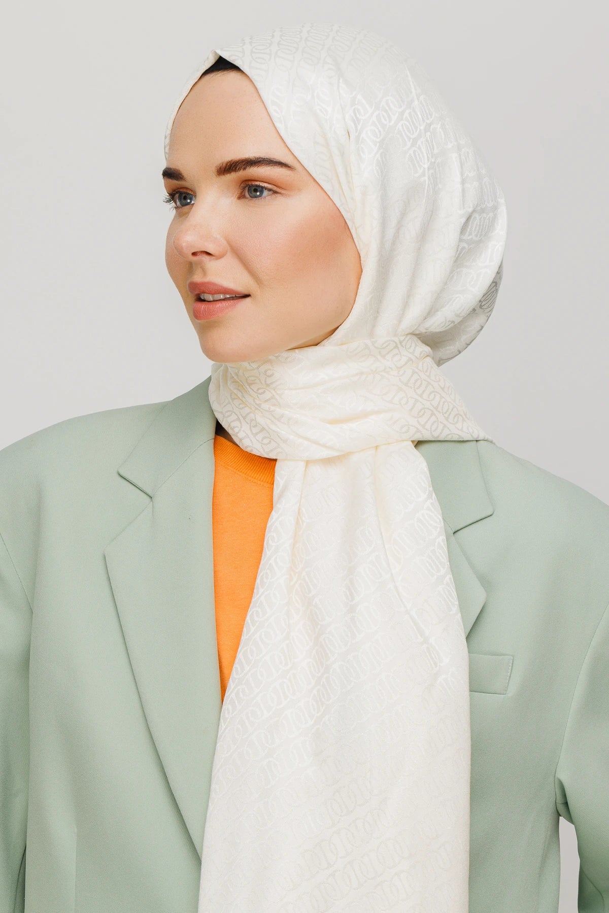 Forever Pattern Shiny Jacquard Scarf - Ecru