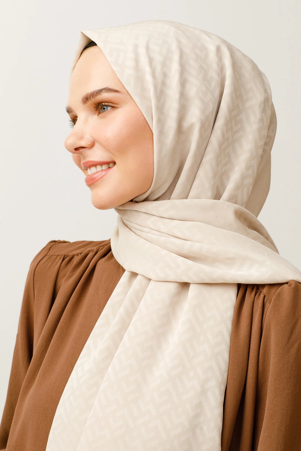 Z Pattern Silky Jacquard Scarf - Stone Color