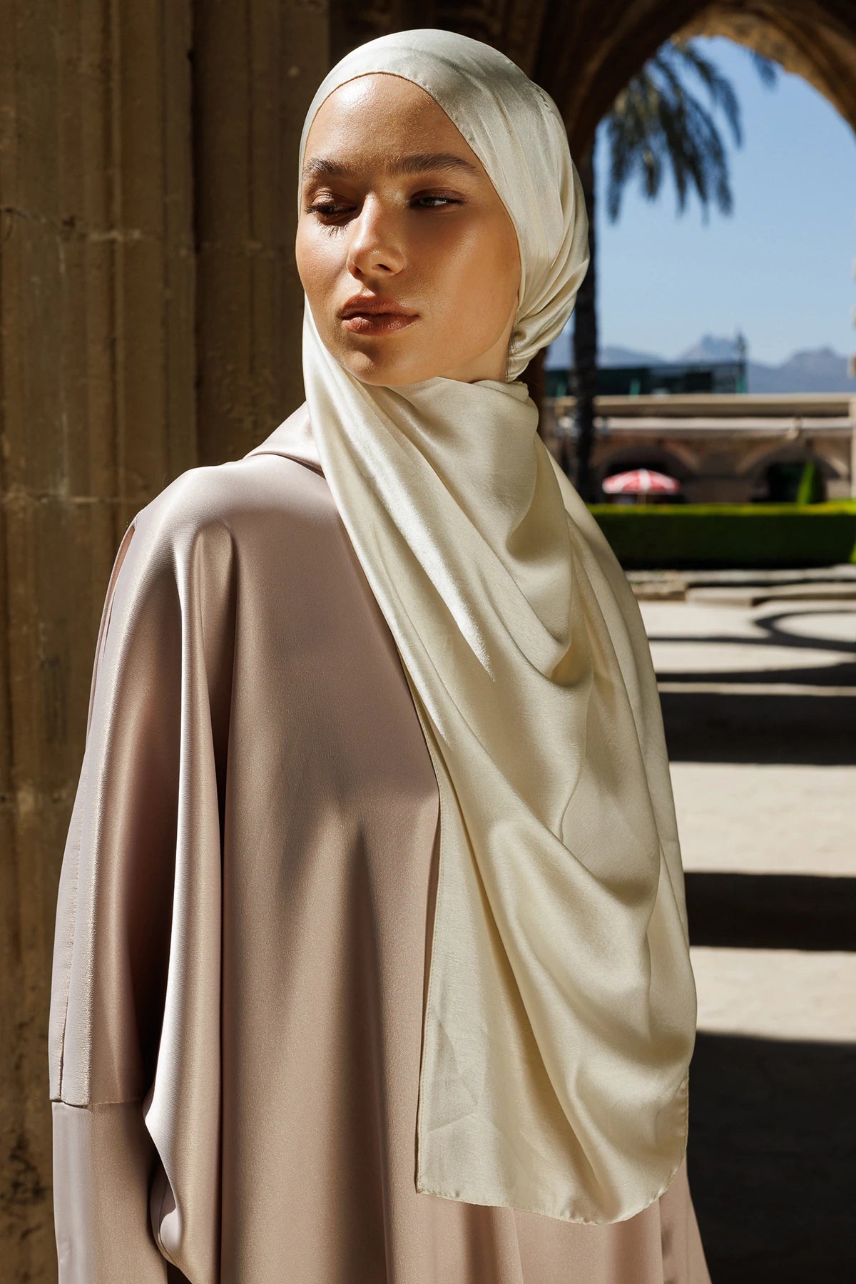 Diamond Aura Scarf - Vanillin