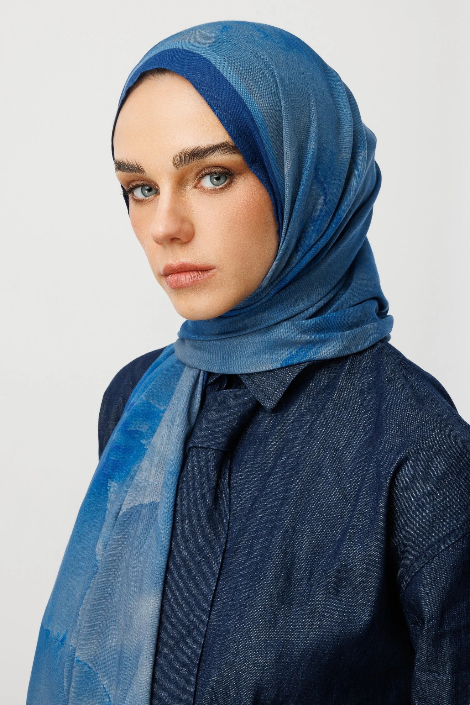 Moreal Pattern Ramie Shawl - Navy blue