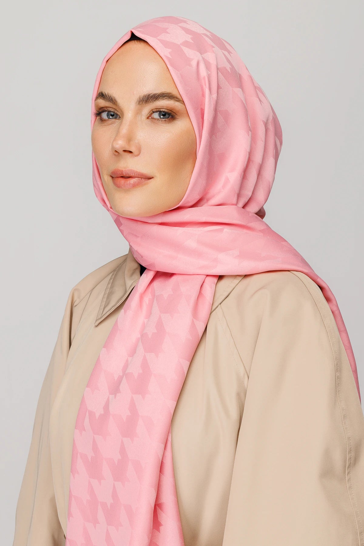 Houndstooth Pattern Silky Jacquard Shawl - Sugar Pink