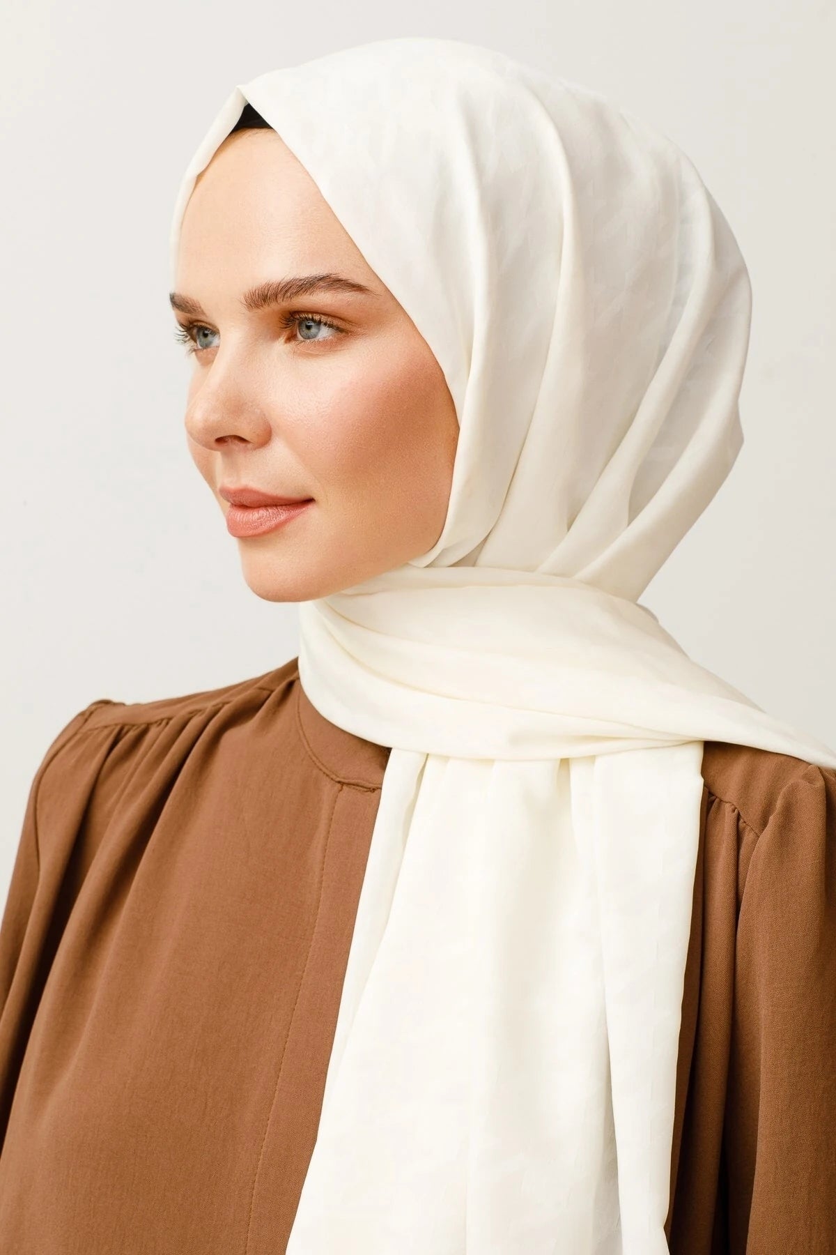 Houndstooth Pattern Silky Jacquard Shawl - Ecru