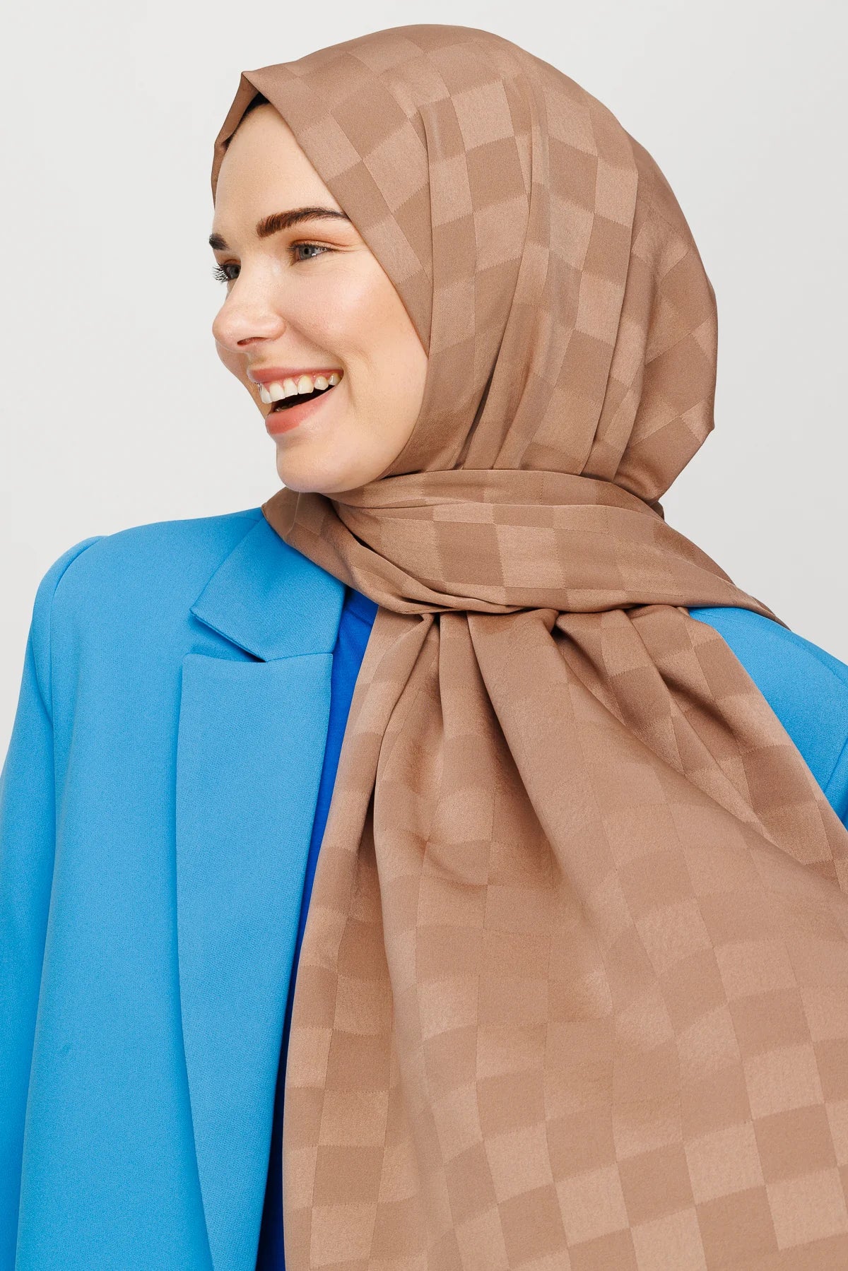 Checkerboard Pattern Silky Jacquard Shawl - Brown