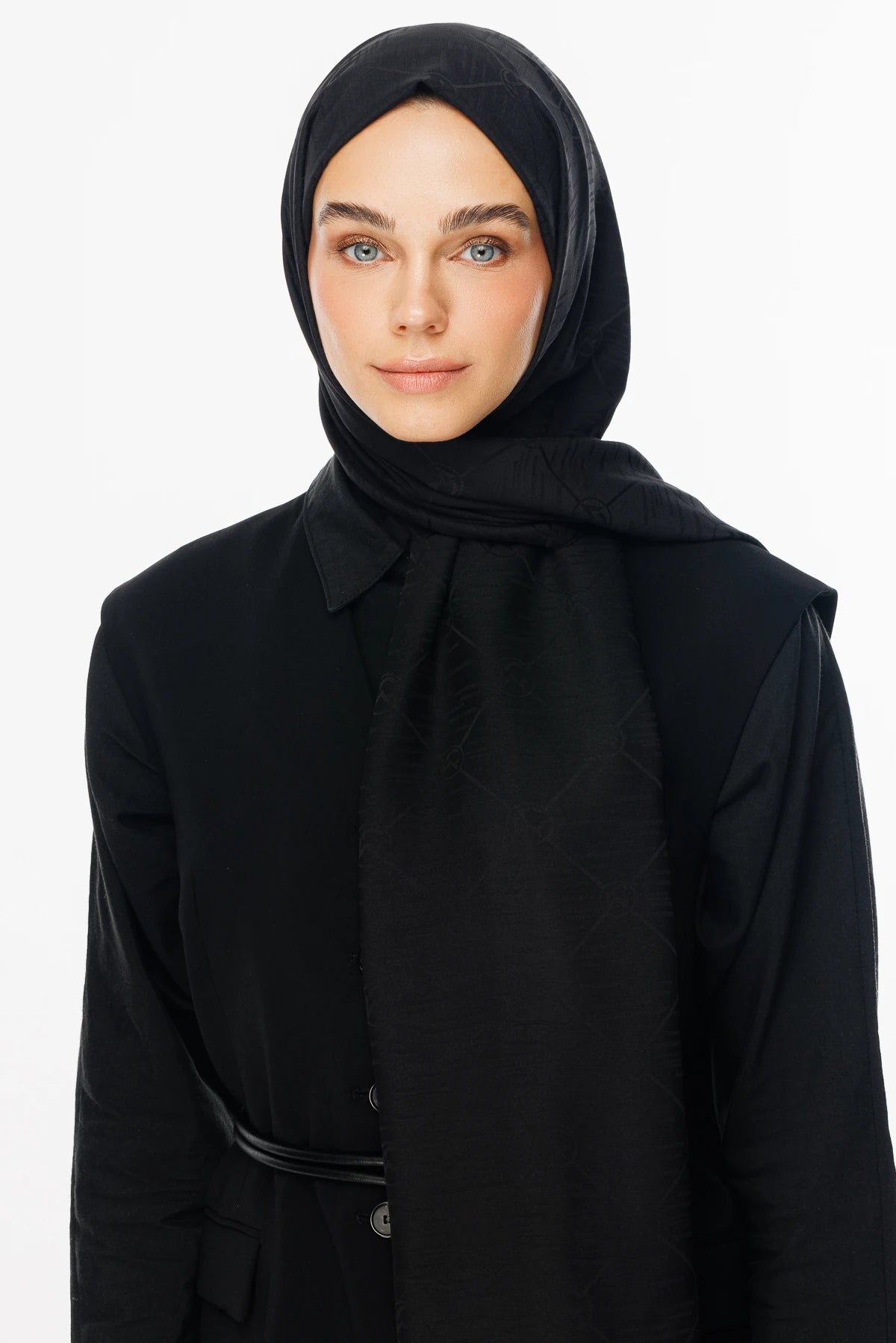 Moon Is Desen Jacquard Shawl - Black