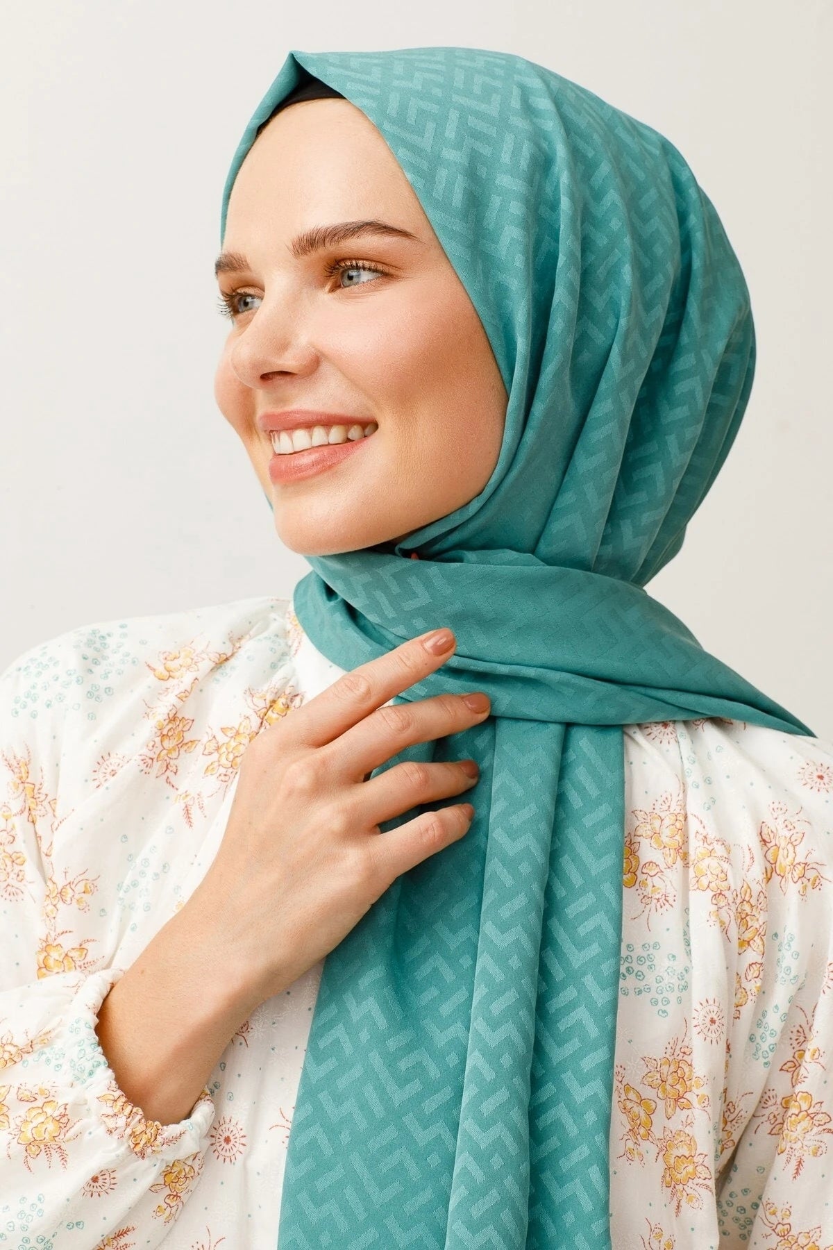 Z Pattern Silky Jacquard Scarf - Mint Green