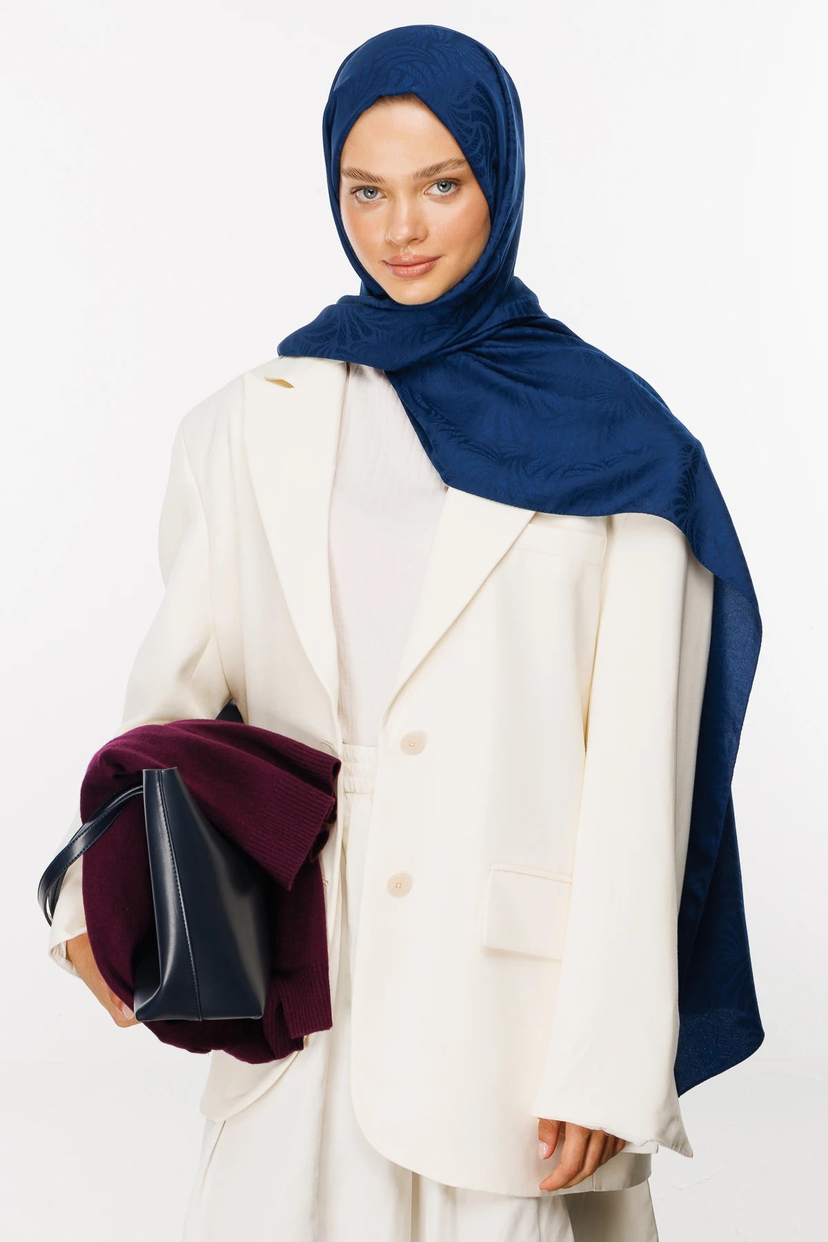 Artemis Pattern Silky Jacquard Scarf - Navy blue