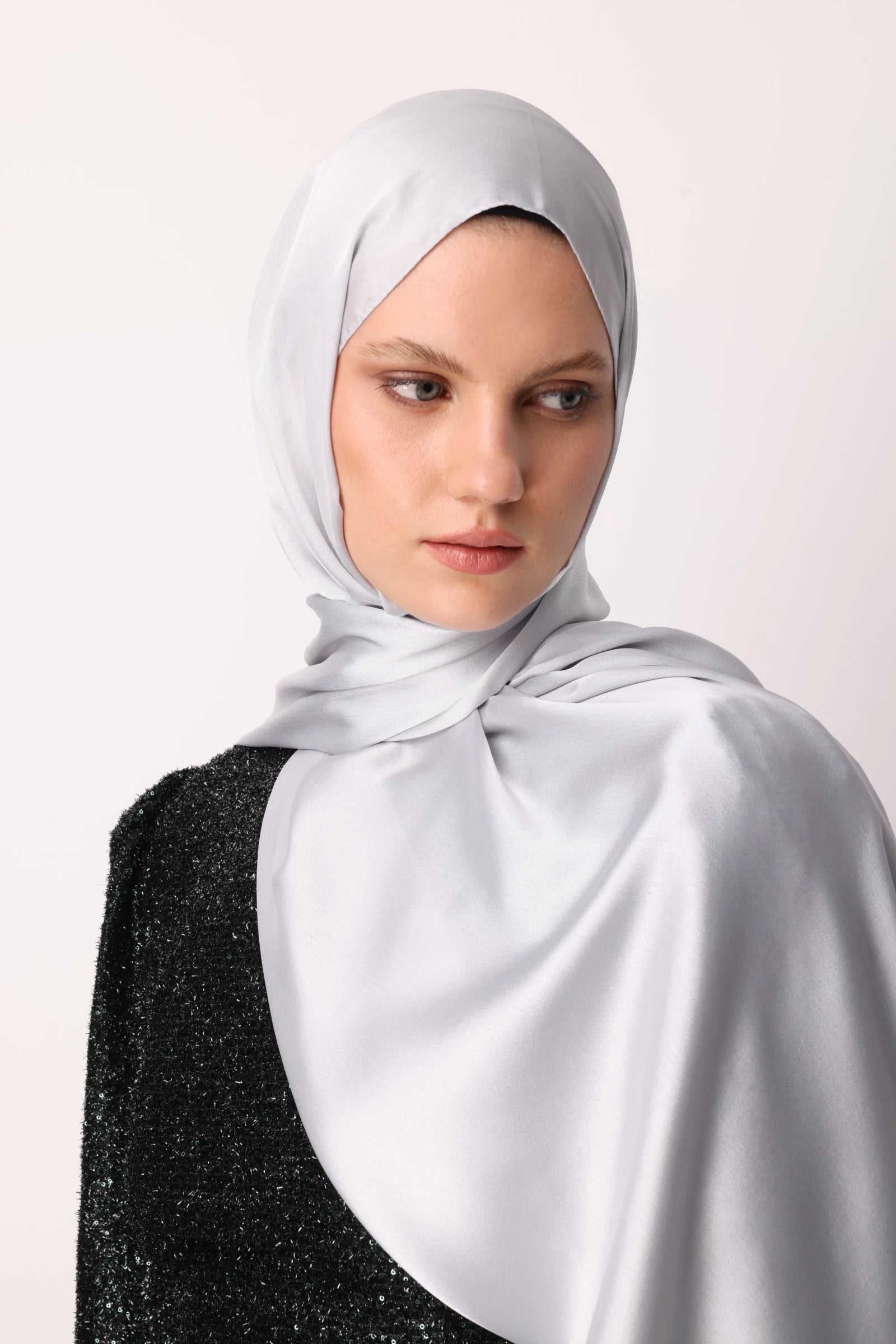 Diamond Aura Scarf - Light Gray