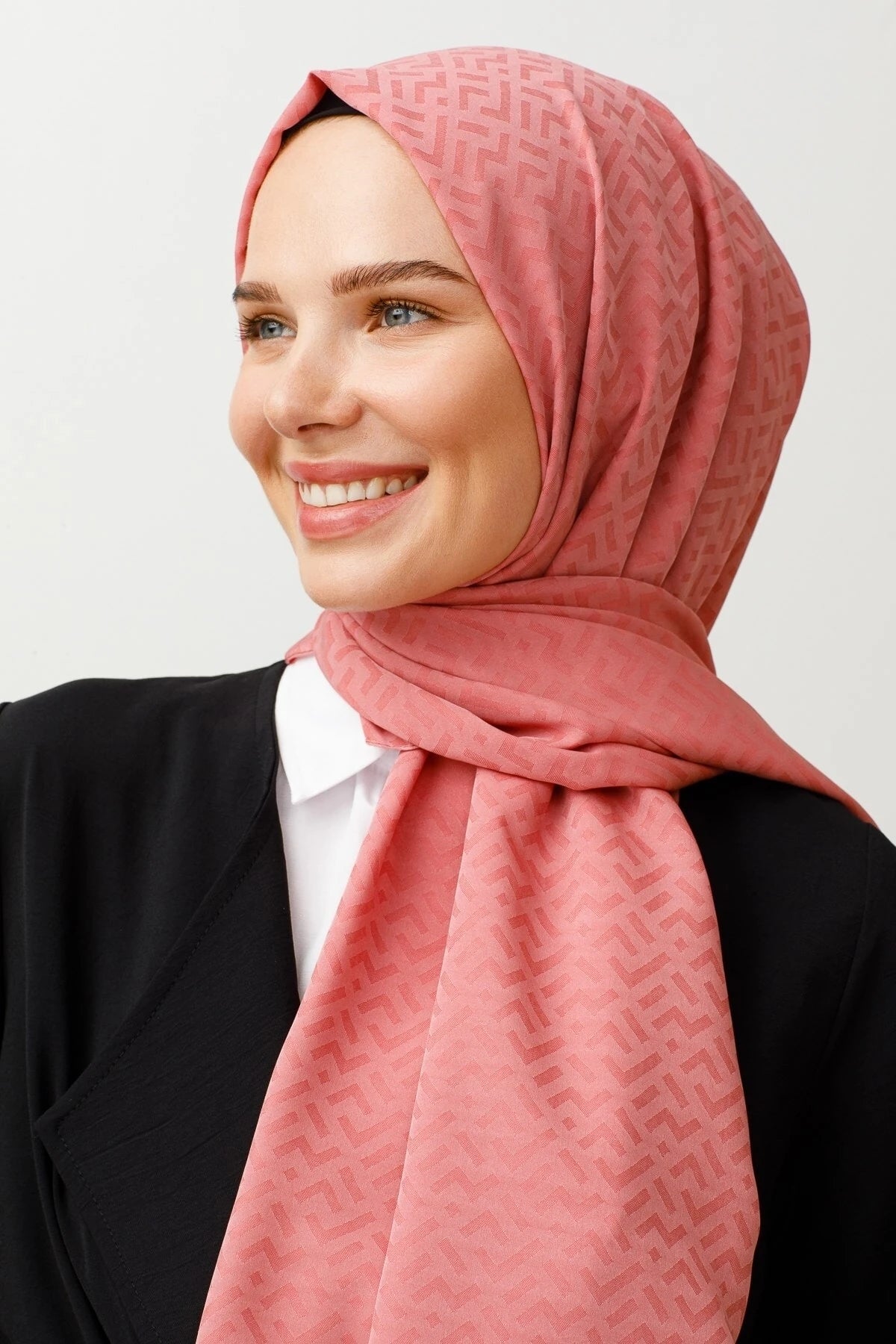 Z Pattern Silky Jacquard Scarf - Pink