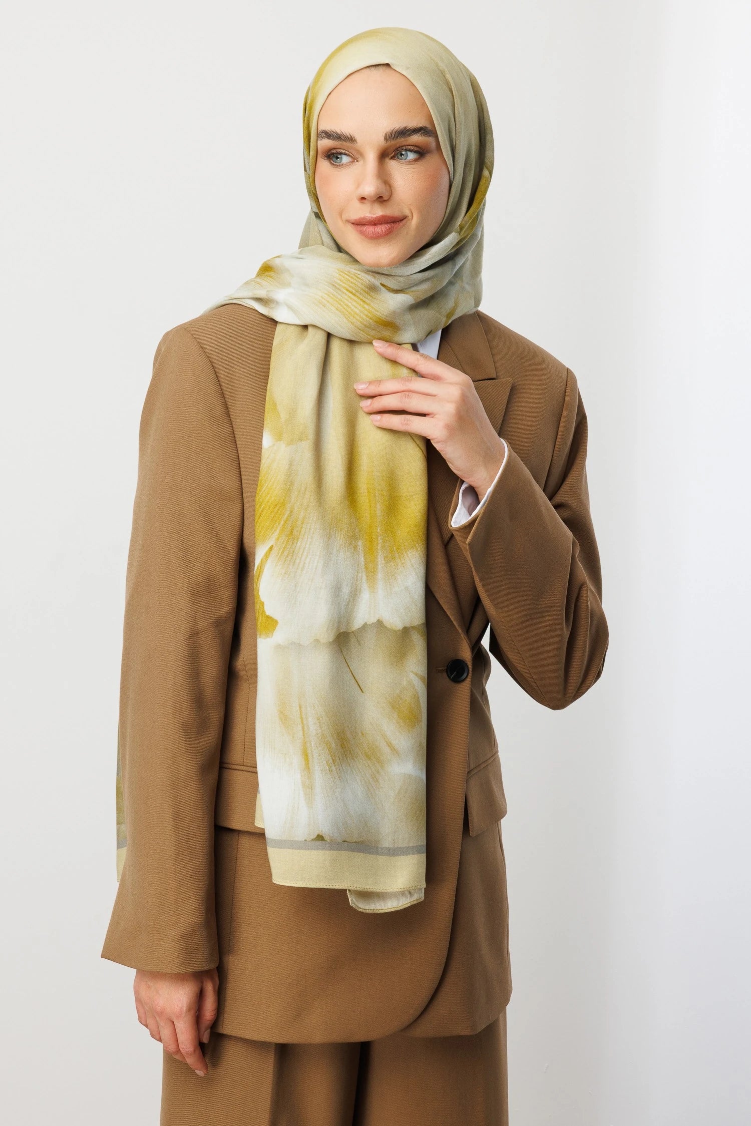 Fleur Pattern Ramie Shawl - Olive Green