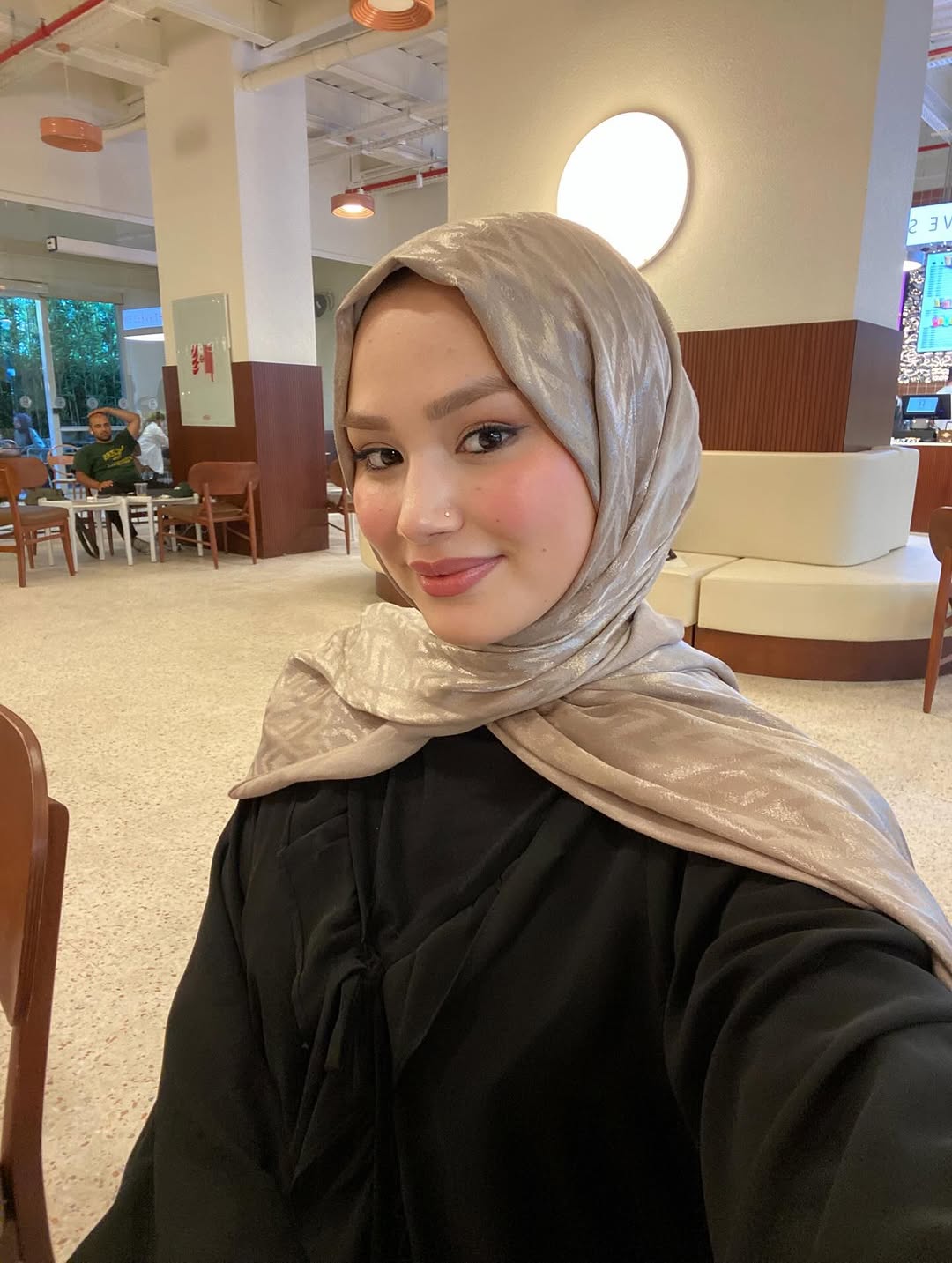 Tile Pattern Shiny Jacquard Shawl - Beige