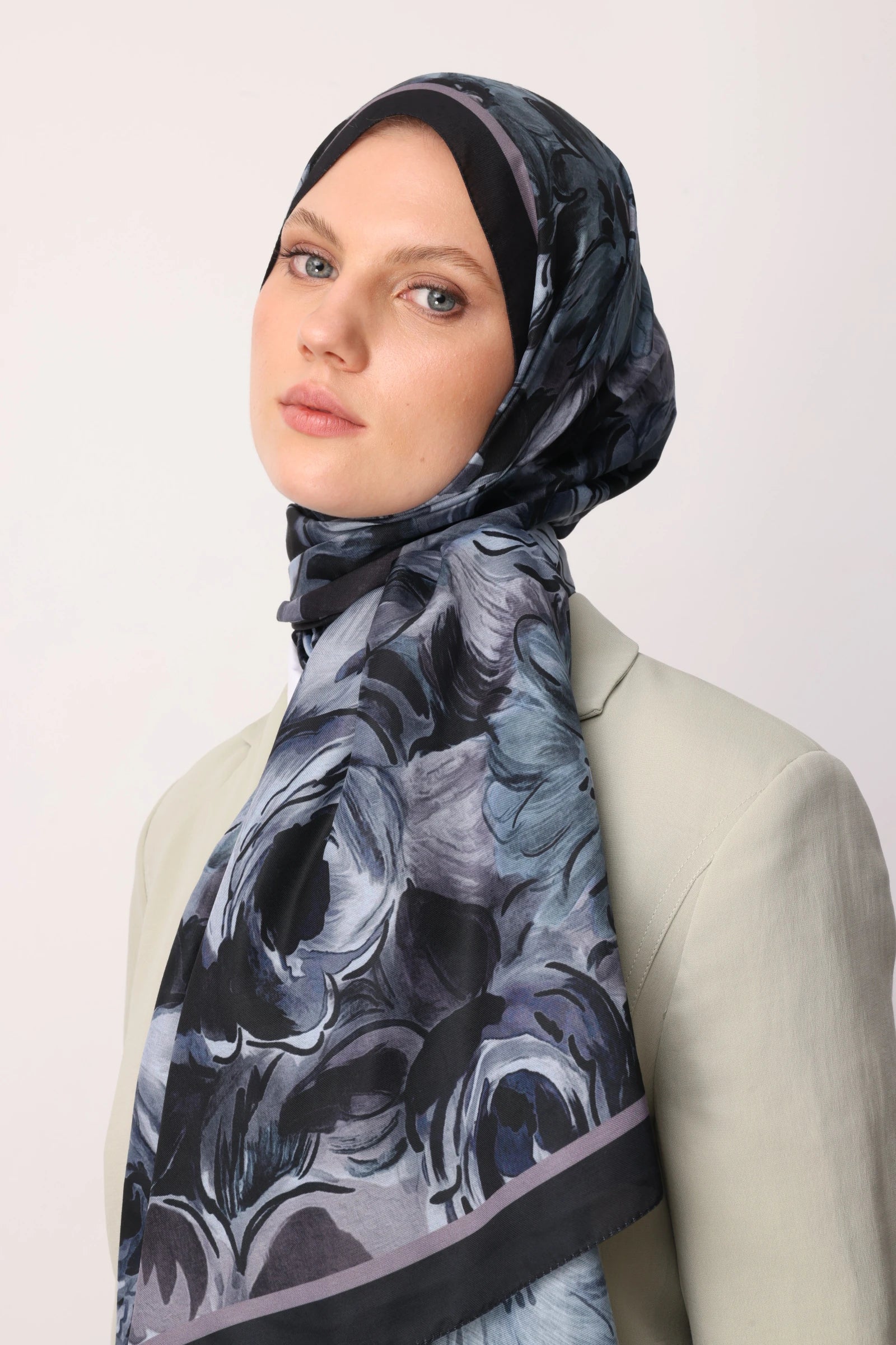 Rossel Pattern Cotton Scarf - Navy blue