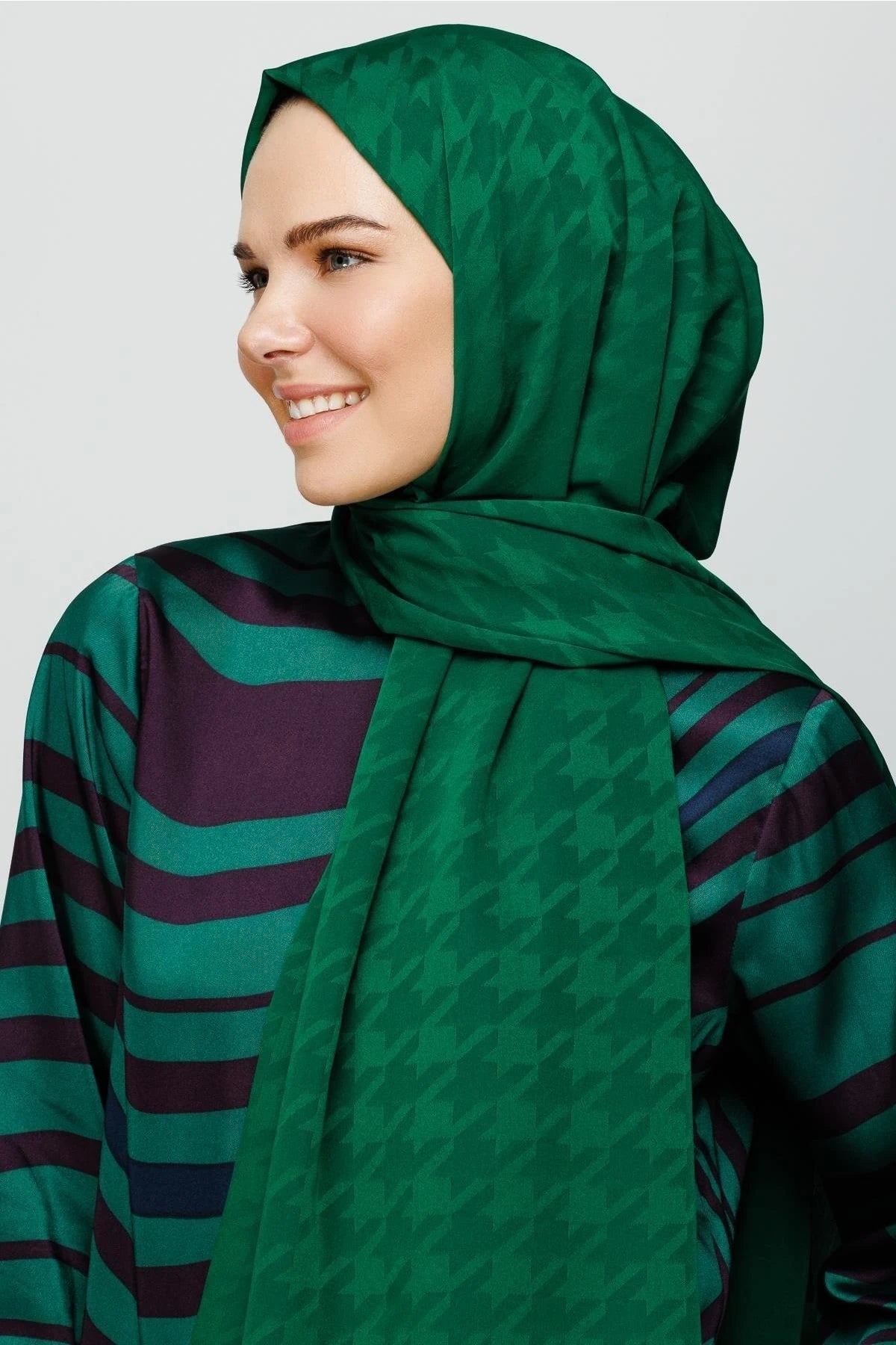 Houndstooth Pattern Silky Jacquard Shawl - Dark Benetton Green