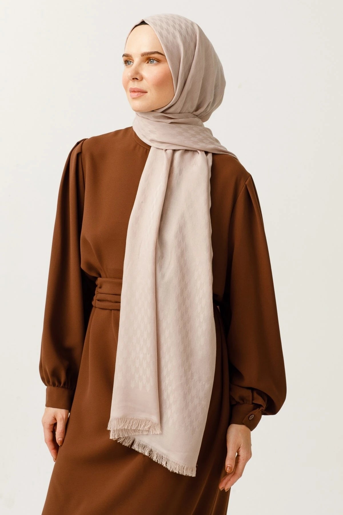 Swallow Pattern Cotton Jacquard Shawl - Cream