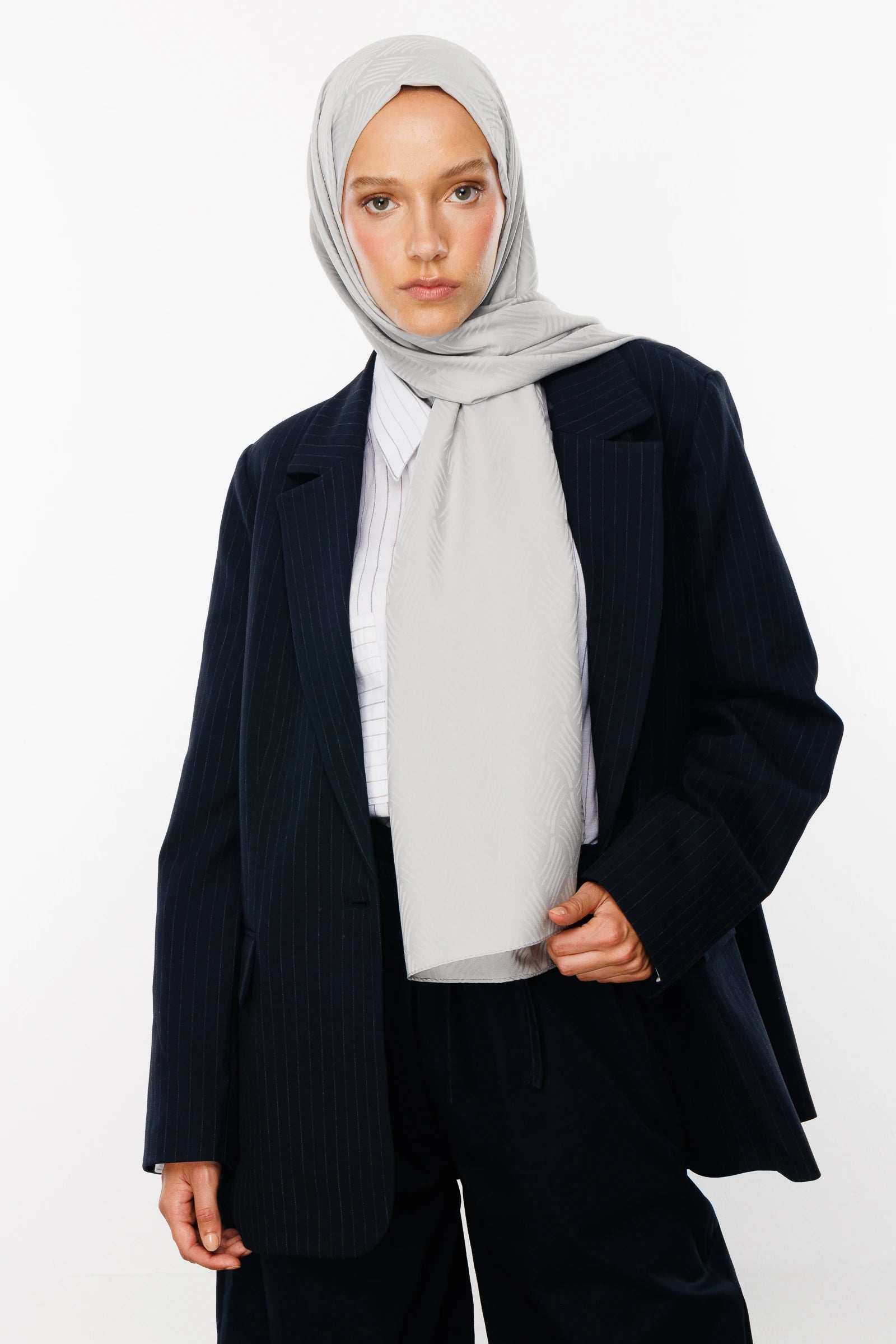 Aura Pattern Silky Jacquard Scarf - Silver