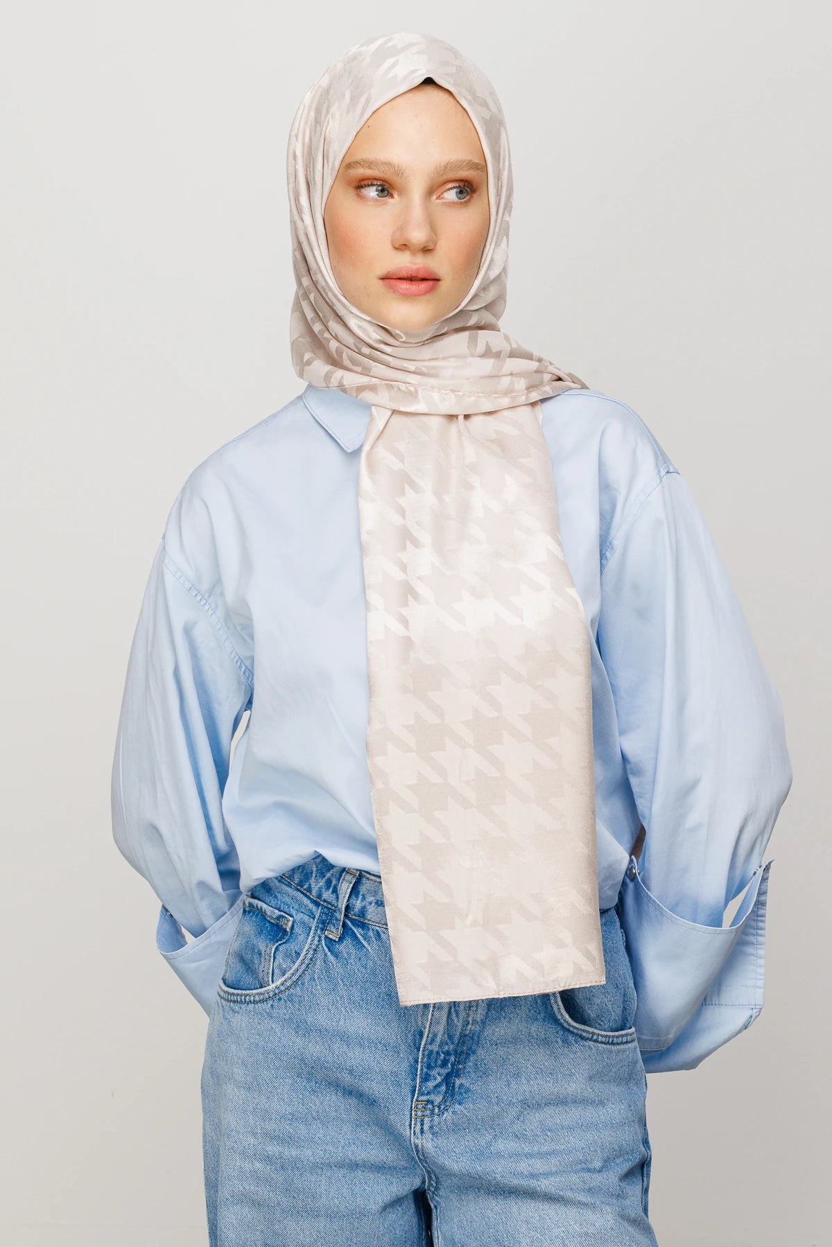 Houndstooth Pattern Shiny Jacquard Shawl - Stone Color