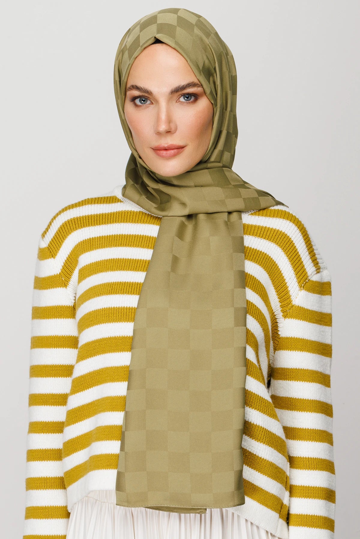Checkerboard Pattern Silky Jacquard Shawl - Soft Green