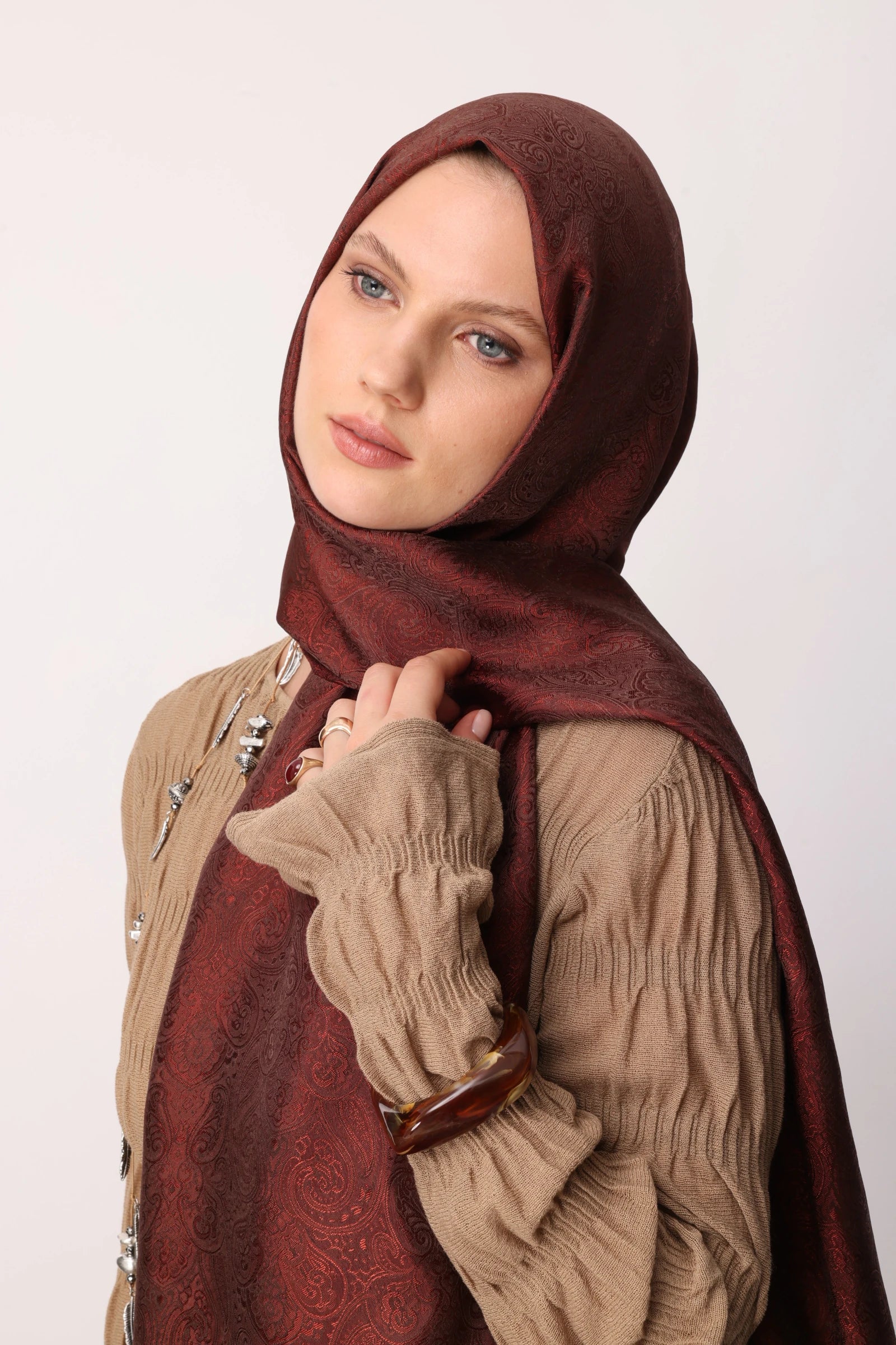 Moren Pattern Shine Line Scarf - Bitter Coffee - Coffee