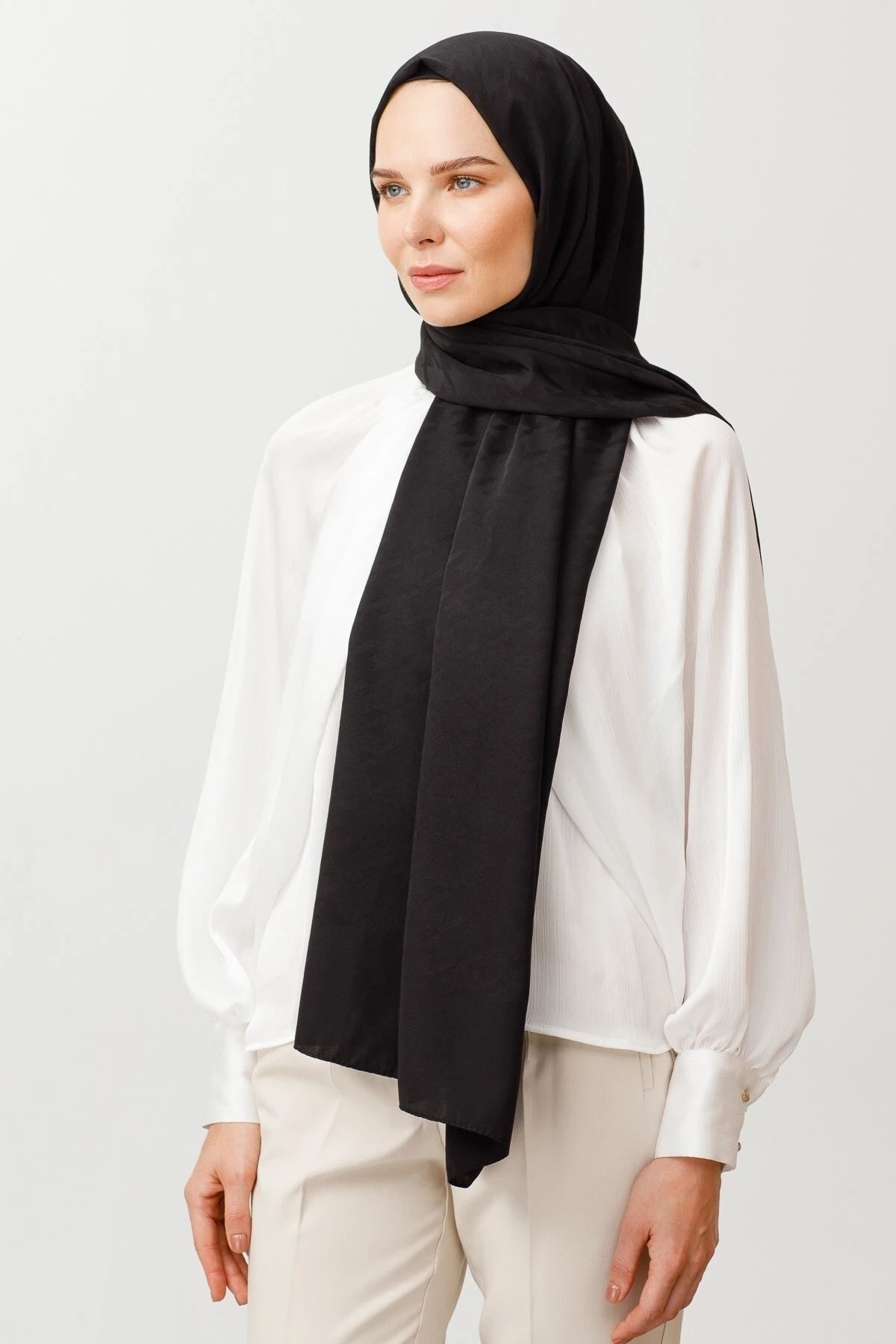 Houndstooth Pattern Silky Jacquard Shawl - Black