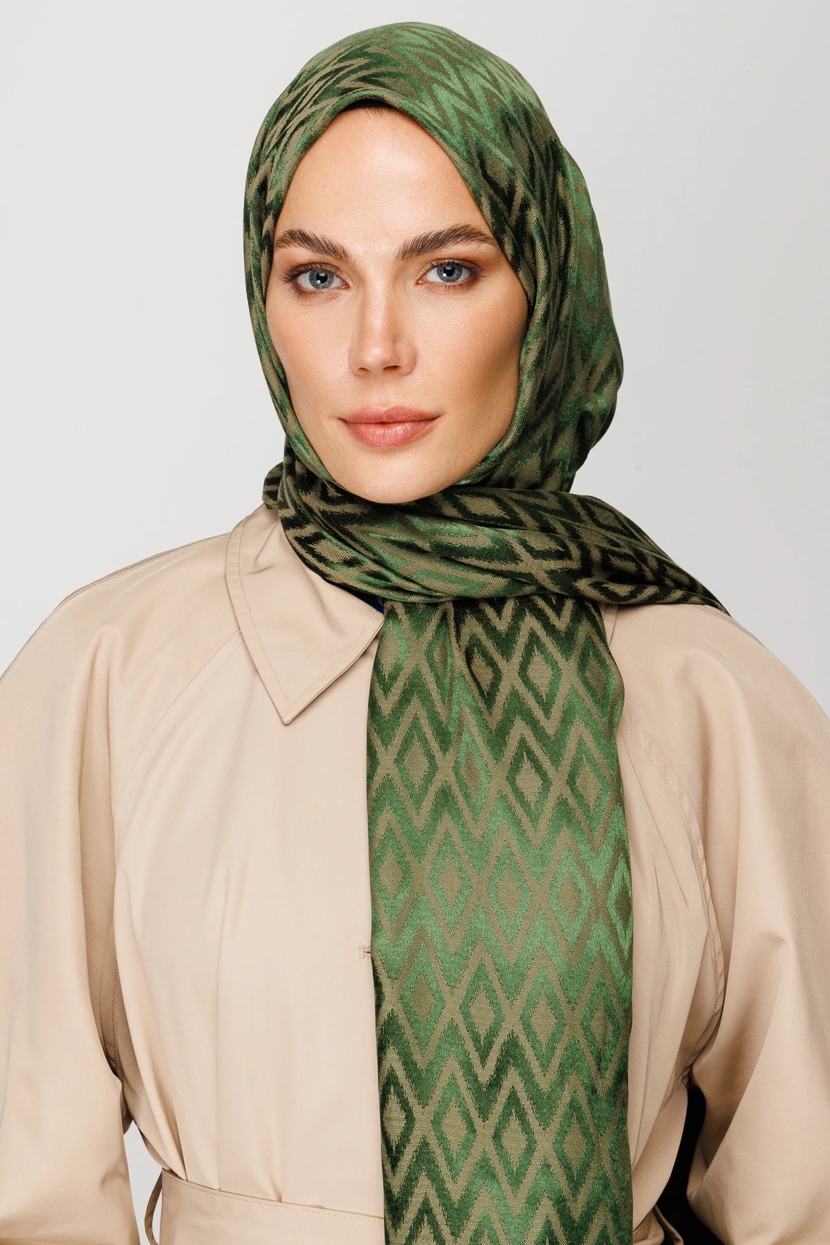 Tile Pattern Shiny Jacquard Shawl - Military Green