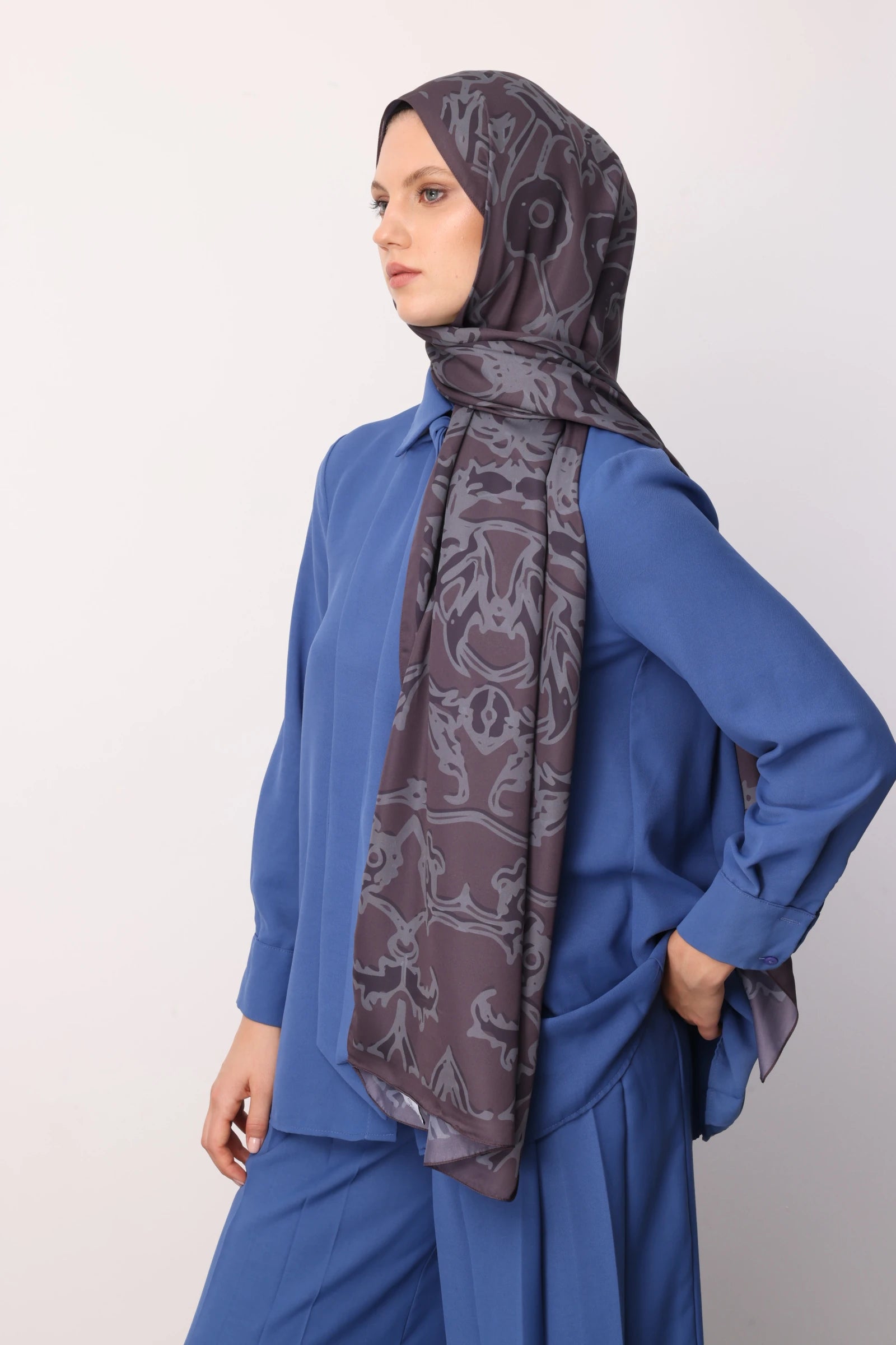 Yaren Pattern Sakura Silk Scarf - Burgundy