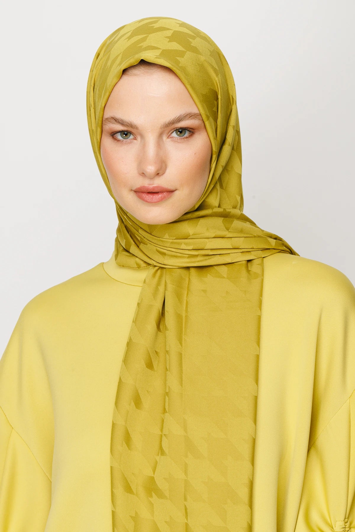 Houndstooth Pattern Silky Jacquard Shawl - Olive Green