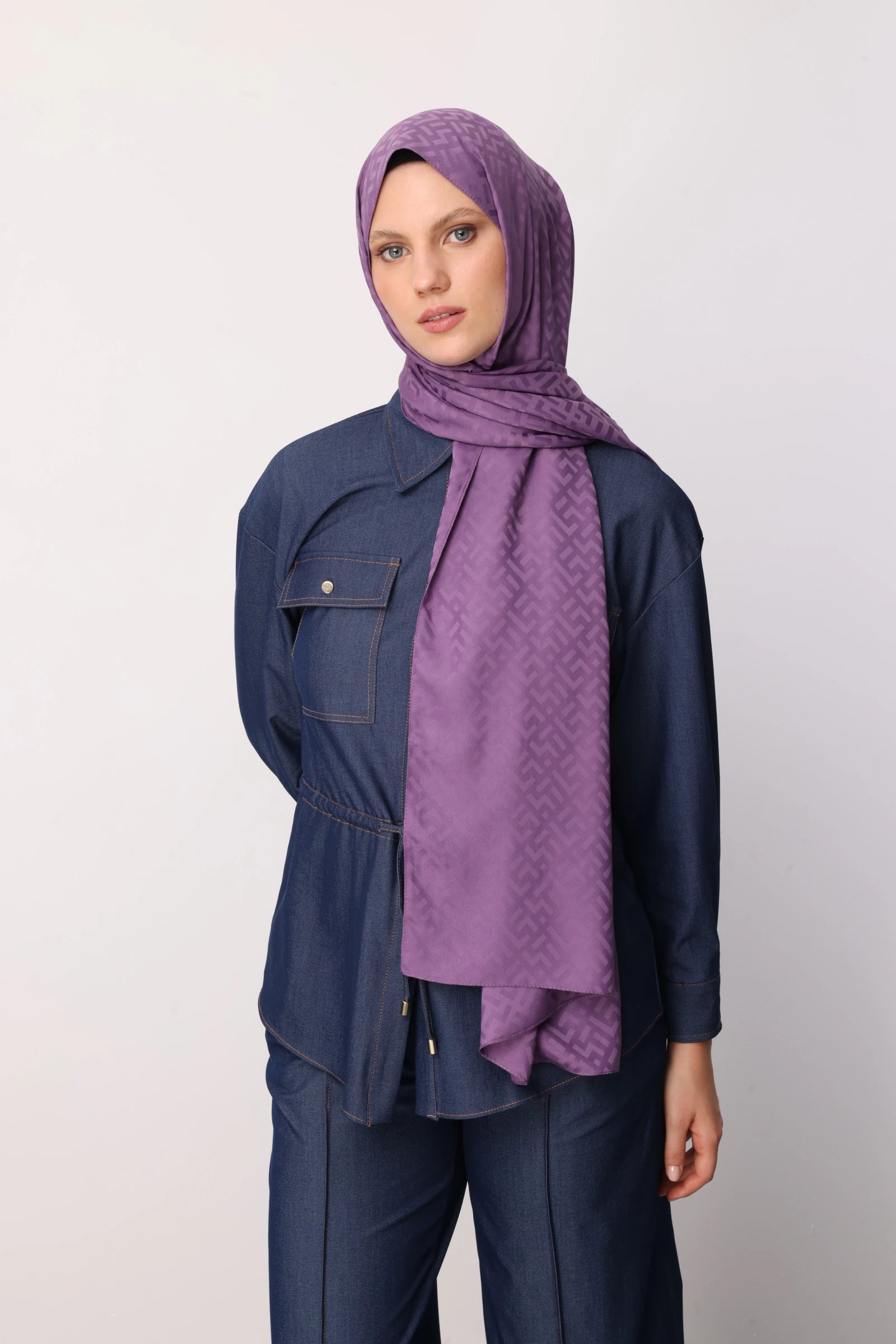 Z Pattern Silky Jacquard Scarf - Lavender
