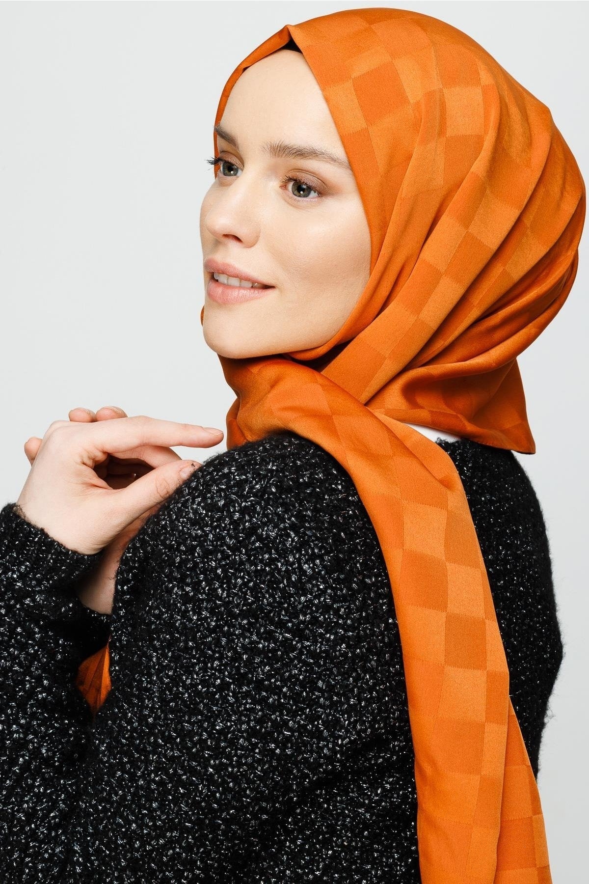Checkerboard Pattern Silky Jacquard Shawl - Tile