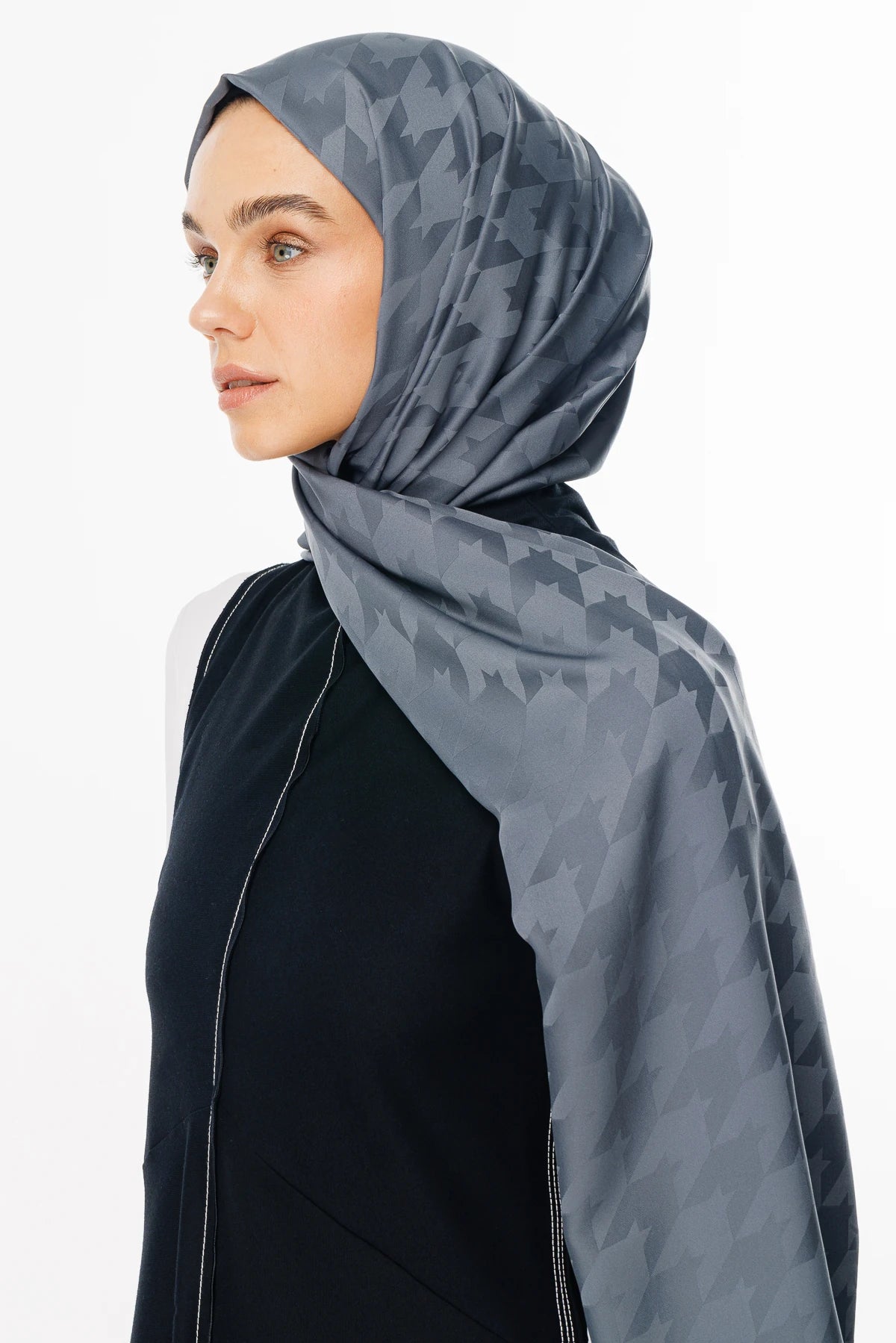 Houndstooth Pattern Silky Jacquard Shawl - Smoked