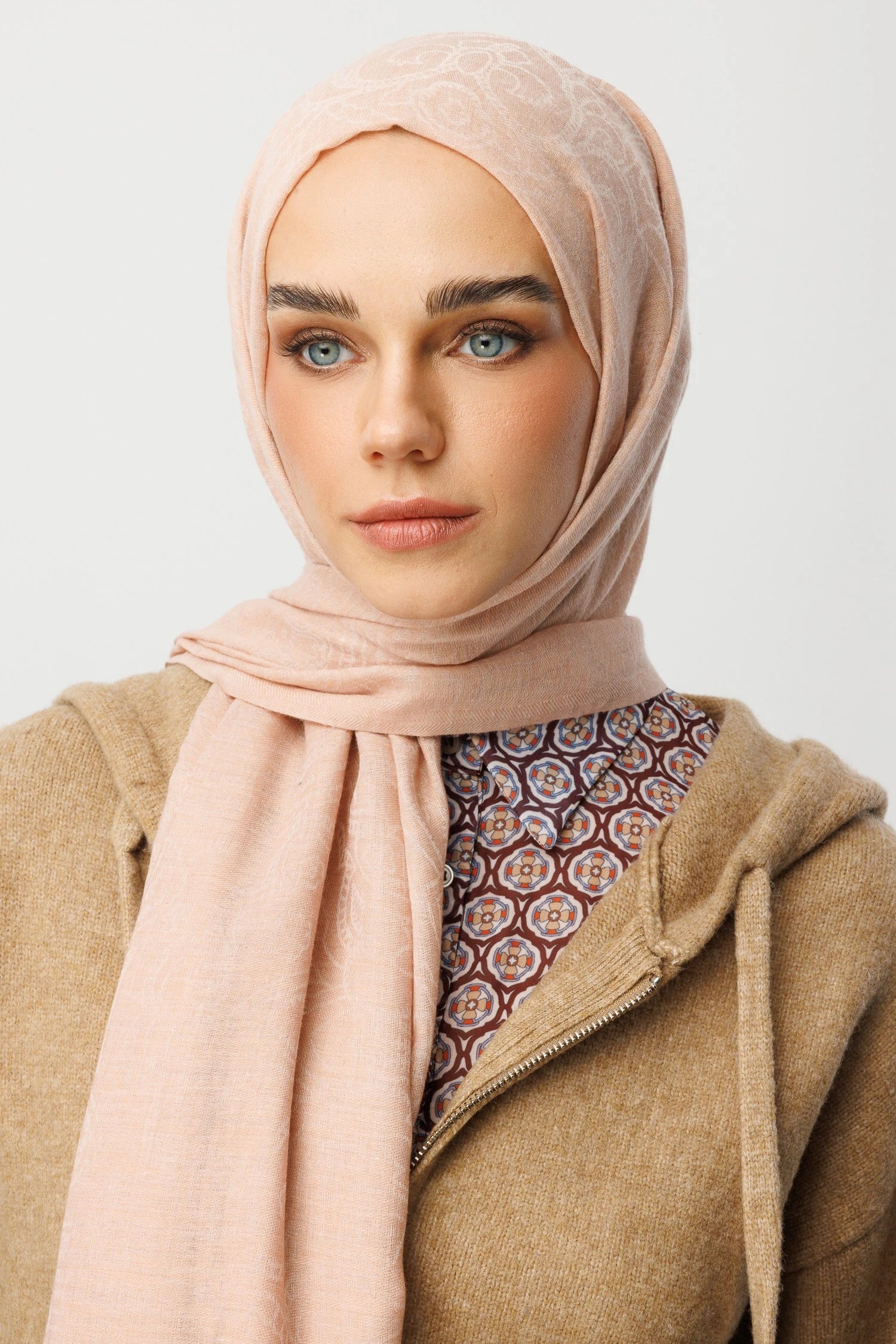 Rumi Pattern Wool Cashmere Shawl - Powder