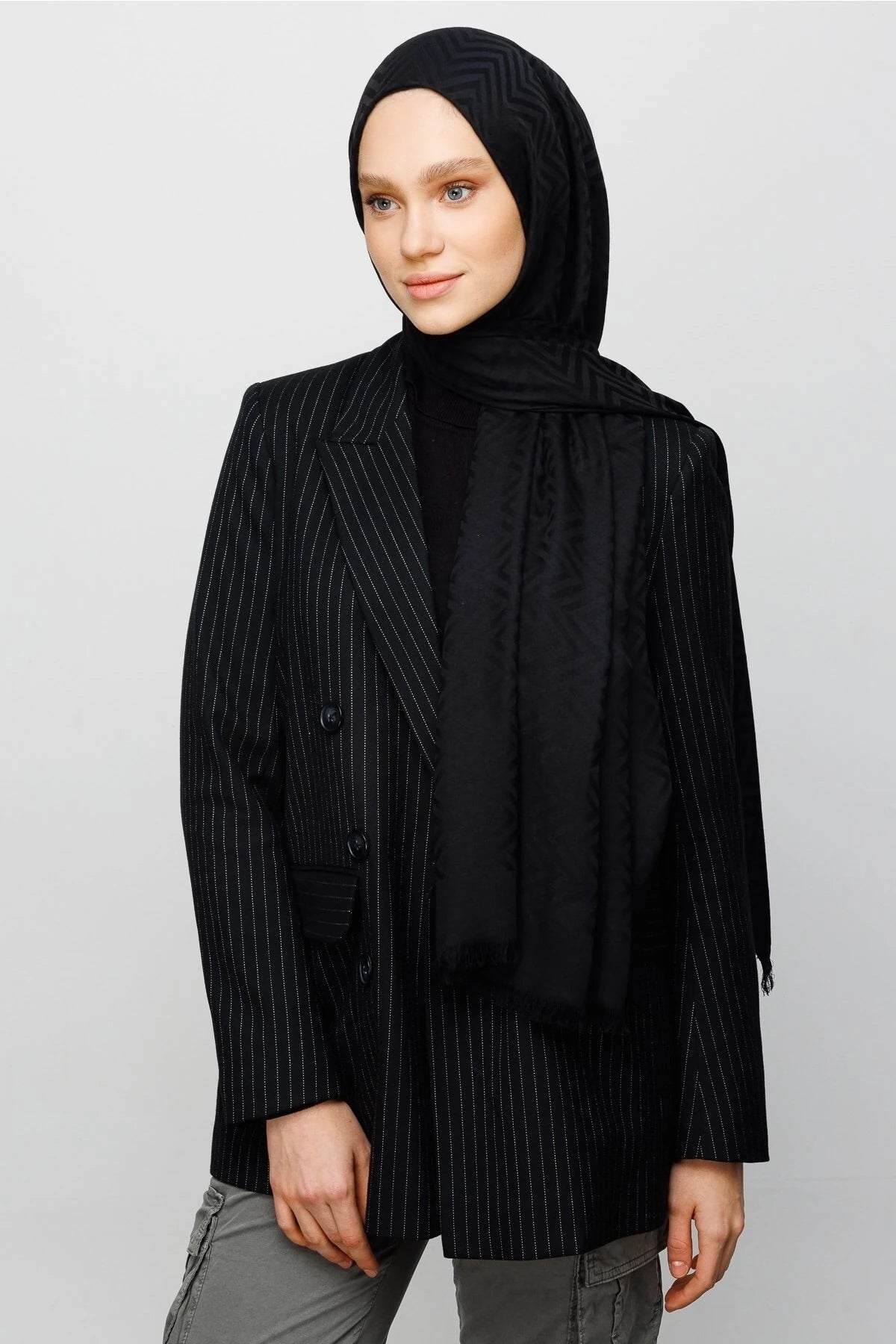 Zigzag Pattern Cotton Jacquard Shawl - Black
