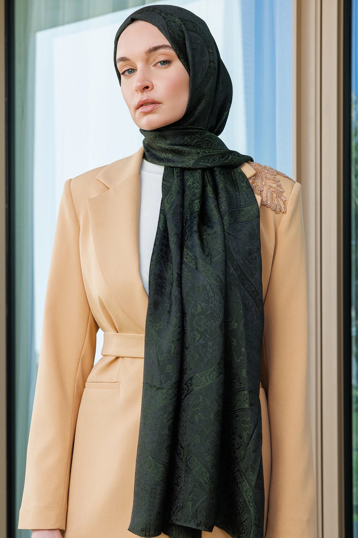 Soler Pattern Shine Line Scarf - Black-Khaki