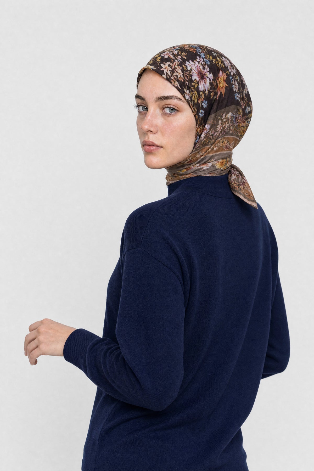 Orlienne Desen Organik Eşarp - Kahverengi